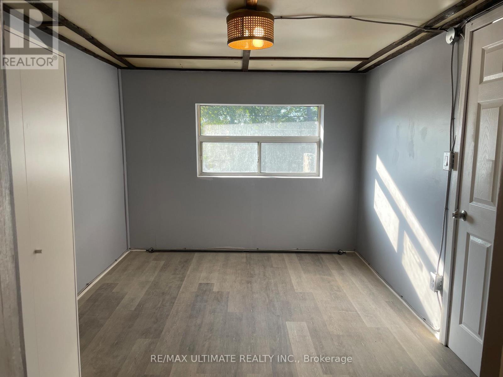 2nd Fl - 1275 Bloor Street W, Toronto, Ontario  M6H 1N7 - Photo 8 - C12096973