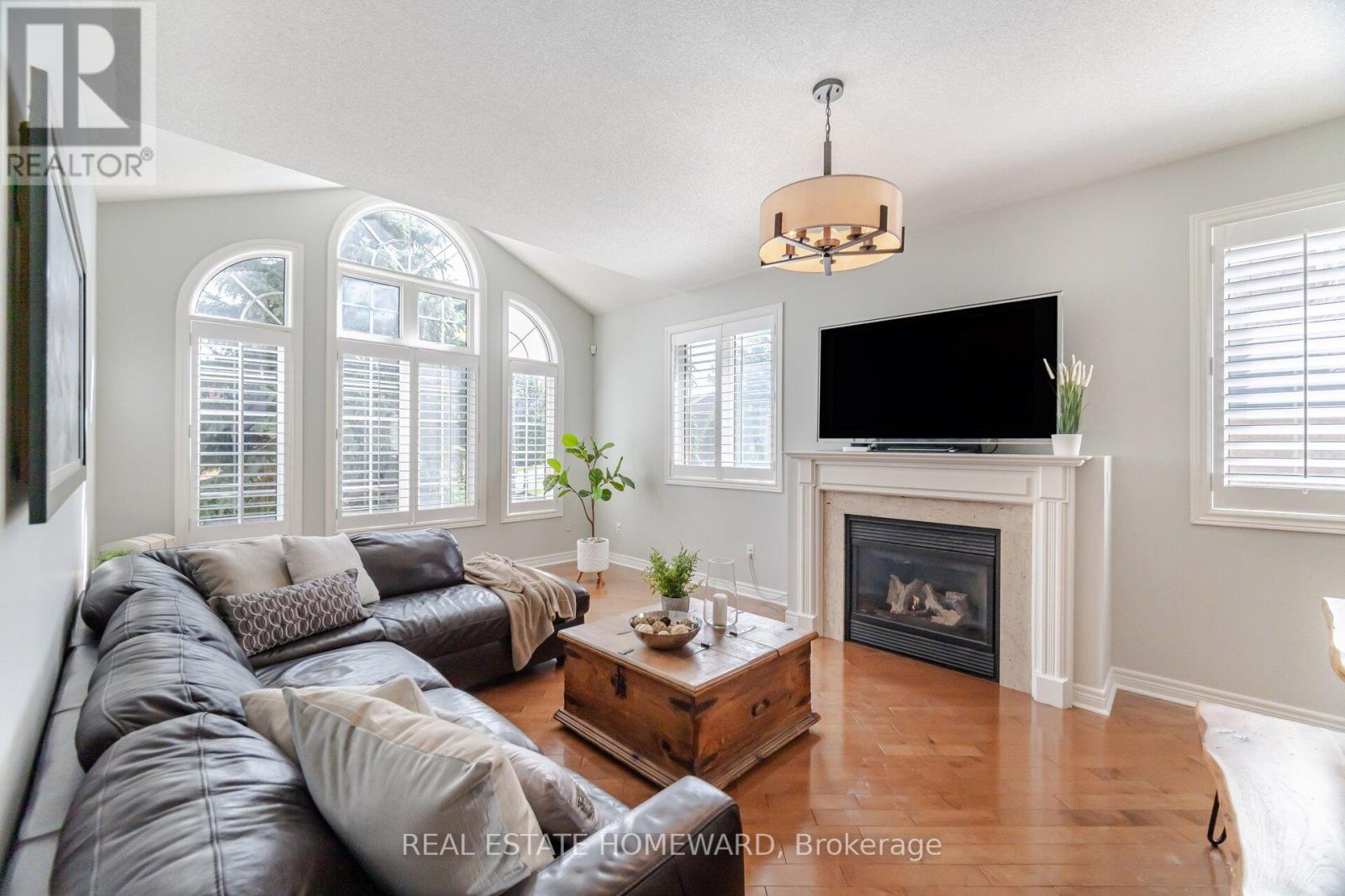 3101 Portree Crescent, Oakville, Ontario  L6M 5C4 - Photo 8 - W12069841
