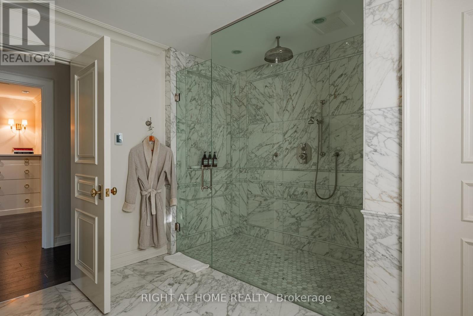 40 Oatlands Crescent, Richmond Hill, Ontario  L4C 9P1 - Photo 25 - N12096988