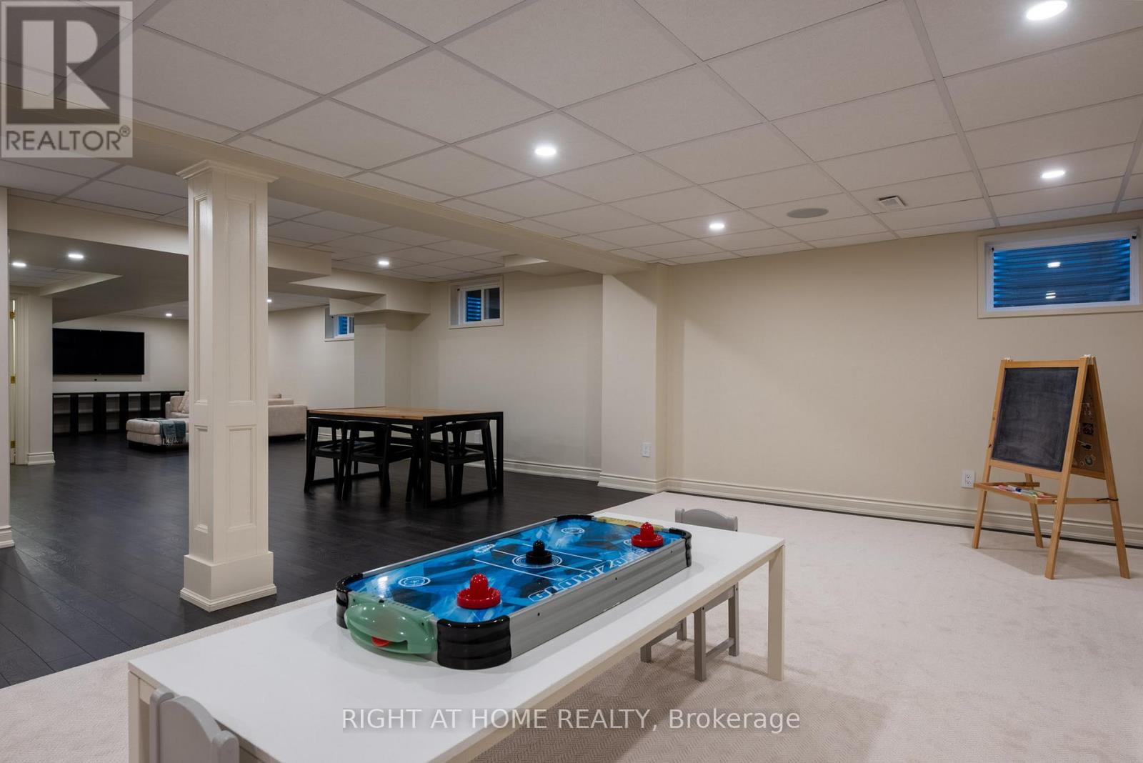40 Oatlands Crescent, Richmond Hill, Ontario  L4C 9P1 - Photo 34 - N12096988