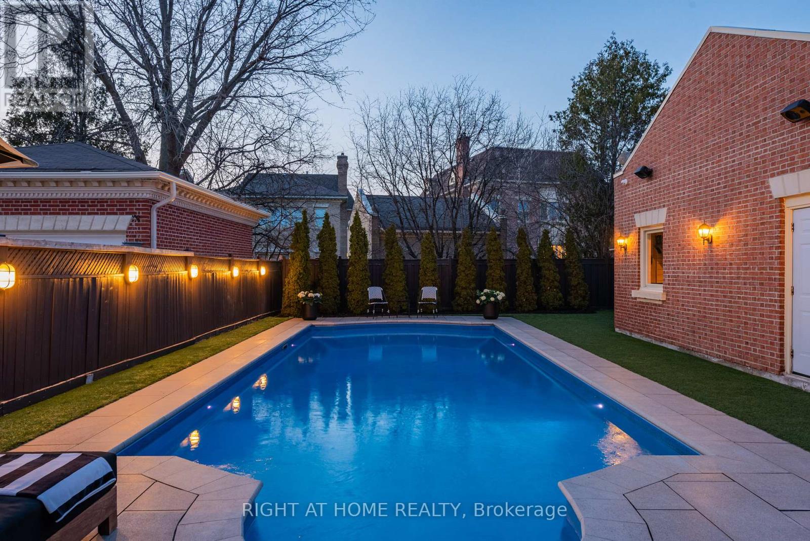40 Oatlands Crescent, Richmond Hill, Ontario  L4C 9P1 - Photo 38 - N12096988