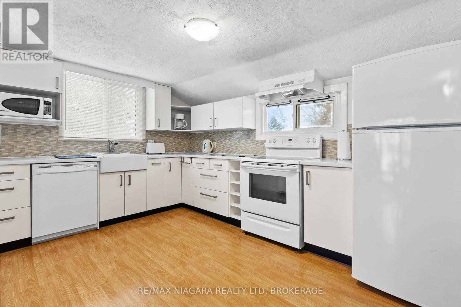 Property at 364 WILLIAM STREET image 3