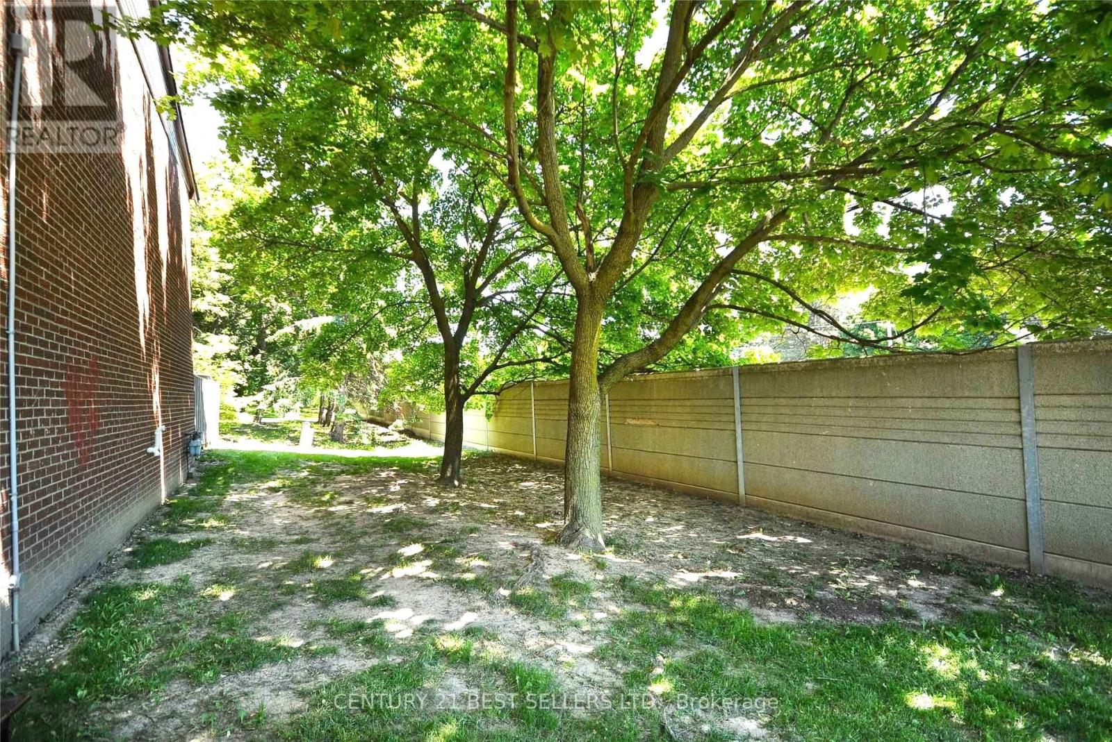 63 - 3025 Cedarglen Gate, Mississauga, Ontario  L5C 2V7 - Photo 4 - W12021508