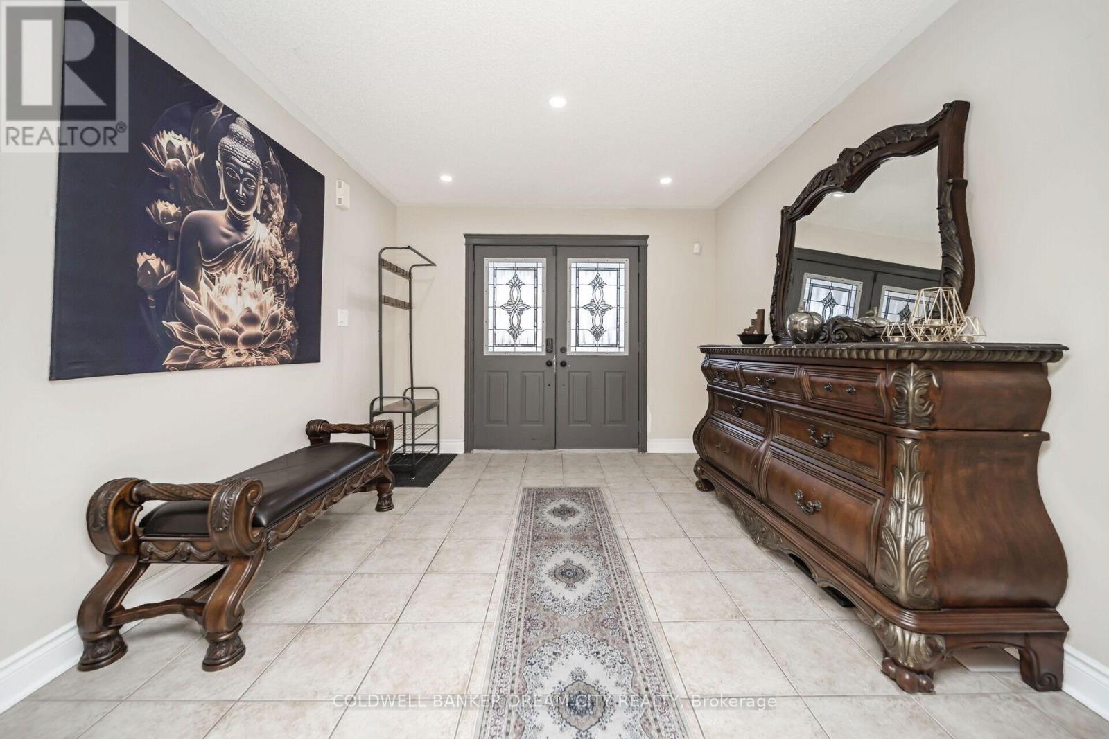 Property at 60 CAPISTRO STREET image 2