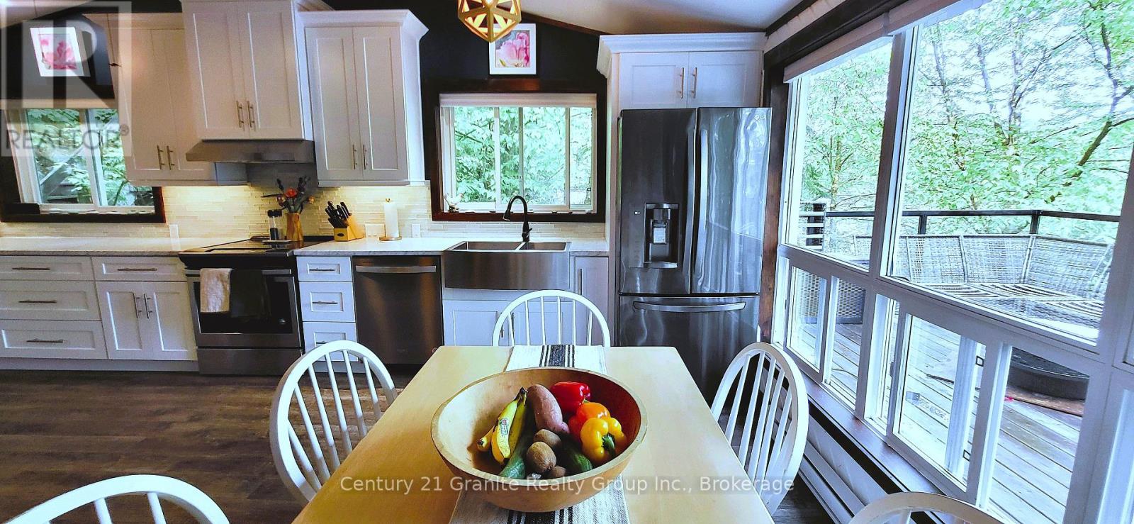 2271 Watts Road, Dysart Et Al, Ontario  K0M 2S0 - Photo 3 - X12023046