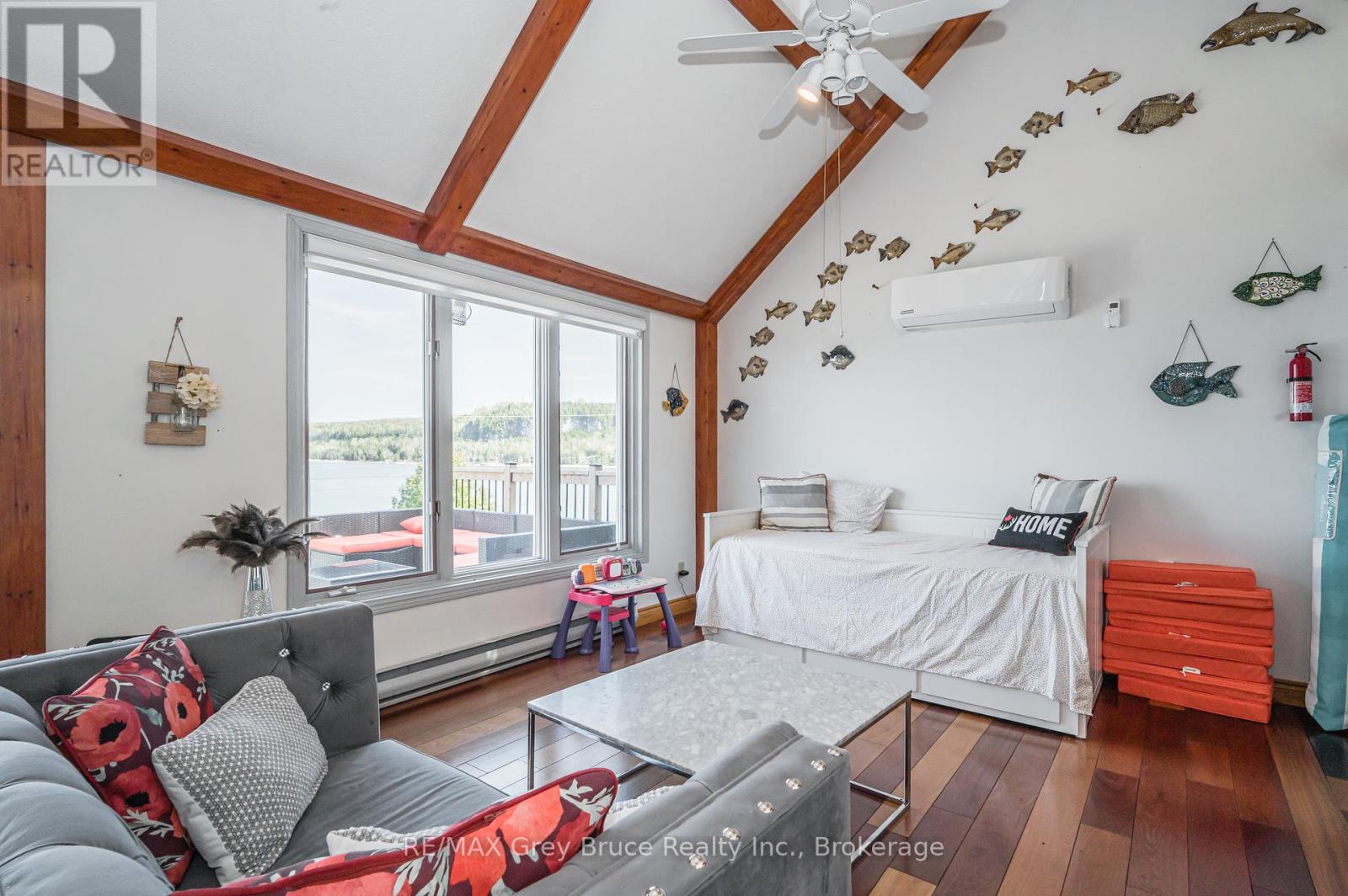 101 North Shore Road, Northern Bruce Peninsula, Ontario  N0H 1W0 - Photo 13 - X12097078