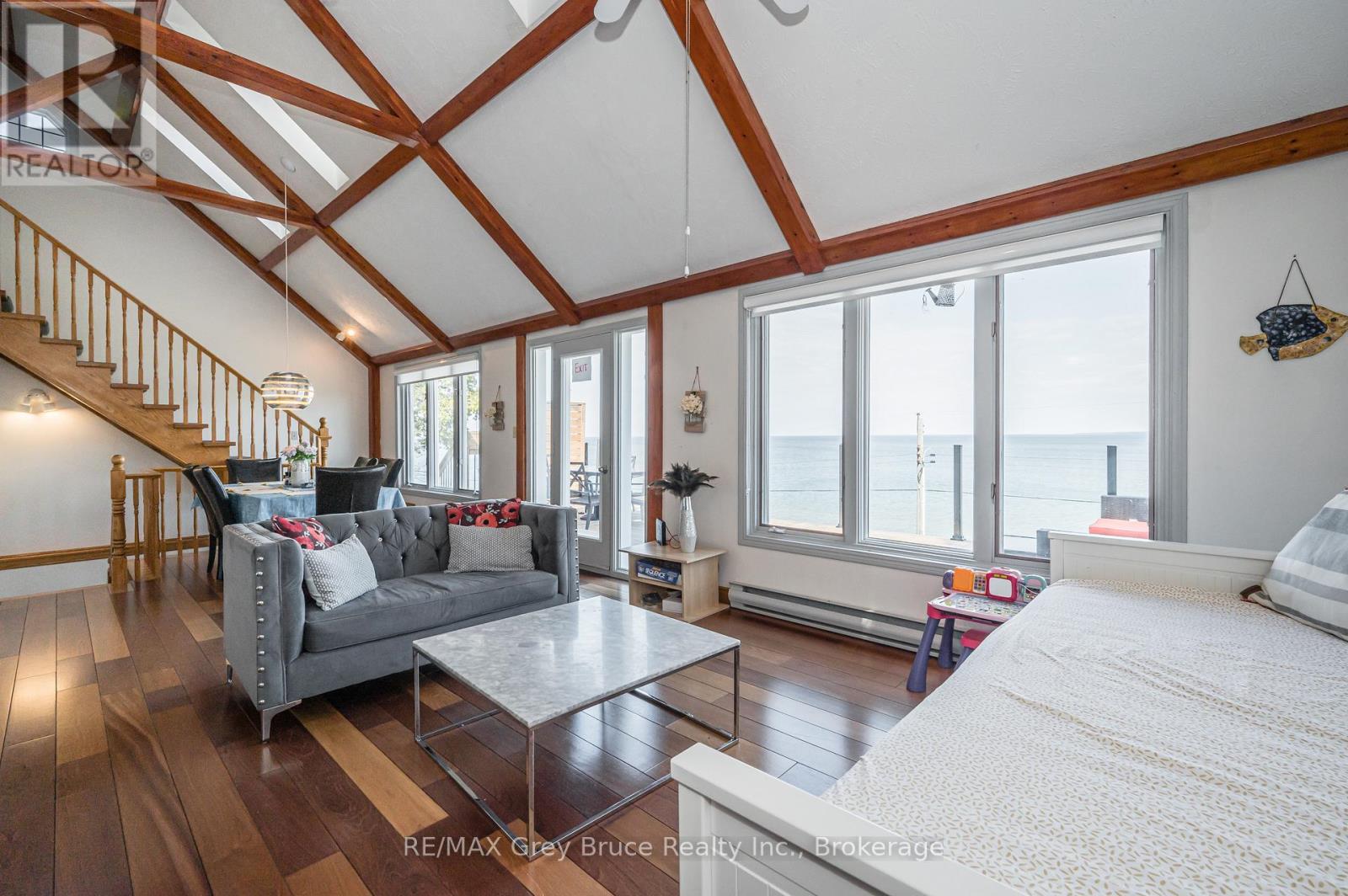101 North Shore Road, Northern Bruce Peninsula, Ontario  N0H 1W0 - Photo 14 - X12097078