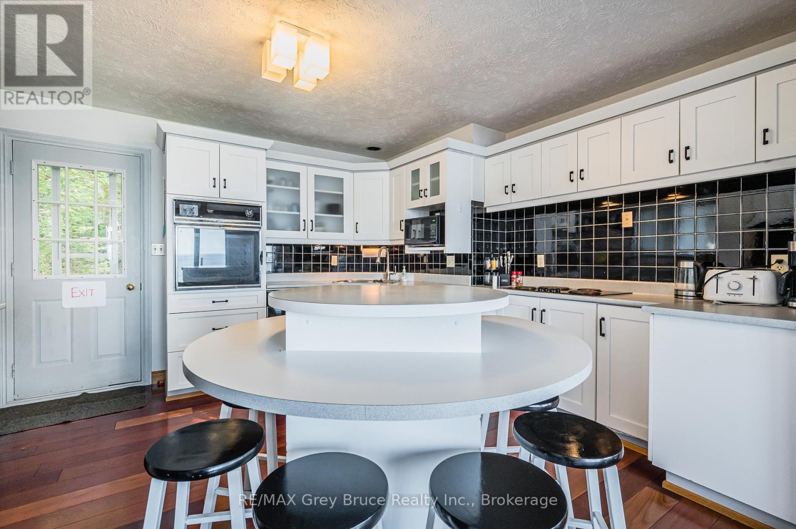 101 North Shore Road, Northern Bruce Peninsula, Ontario  N0H 1W0 - Photo 21 - X12097078