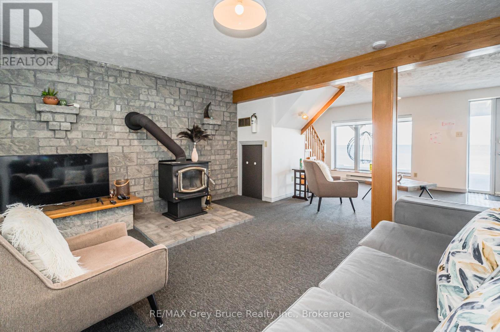 101 North Shore Road, Northern Bruce Peninsula, Ontario  N0H 1W0 - Photo 38 - X12097078