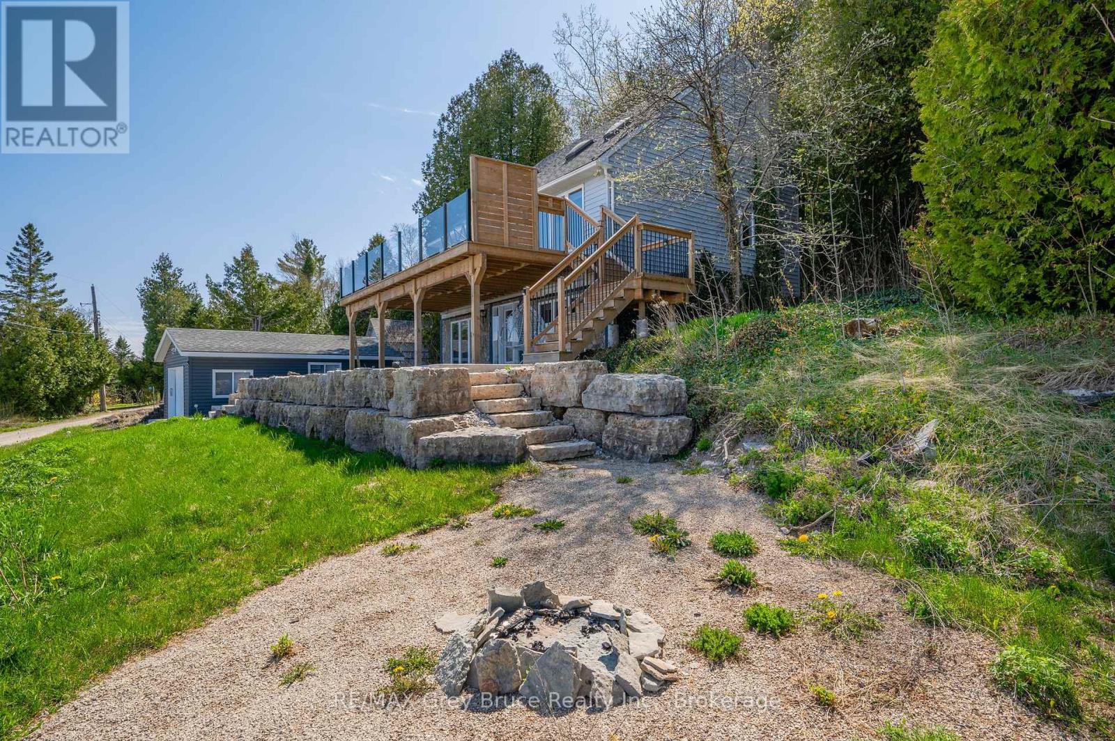 101 North Shore Road, Northern Bruce Peninsula, Ontario  N0H 1W0 - Photo 8 - X12097078