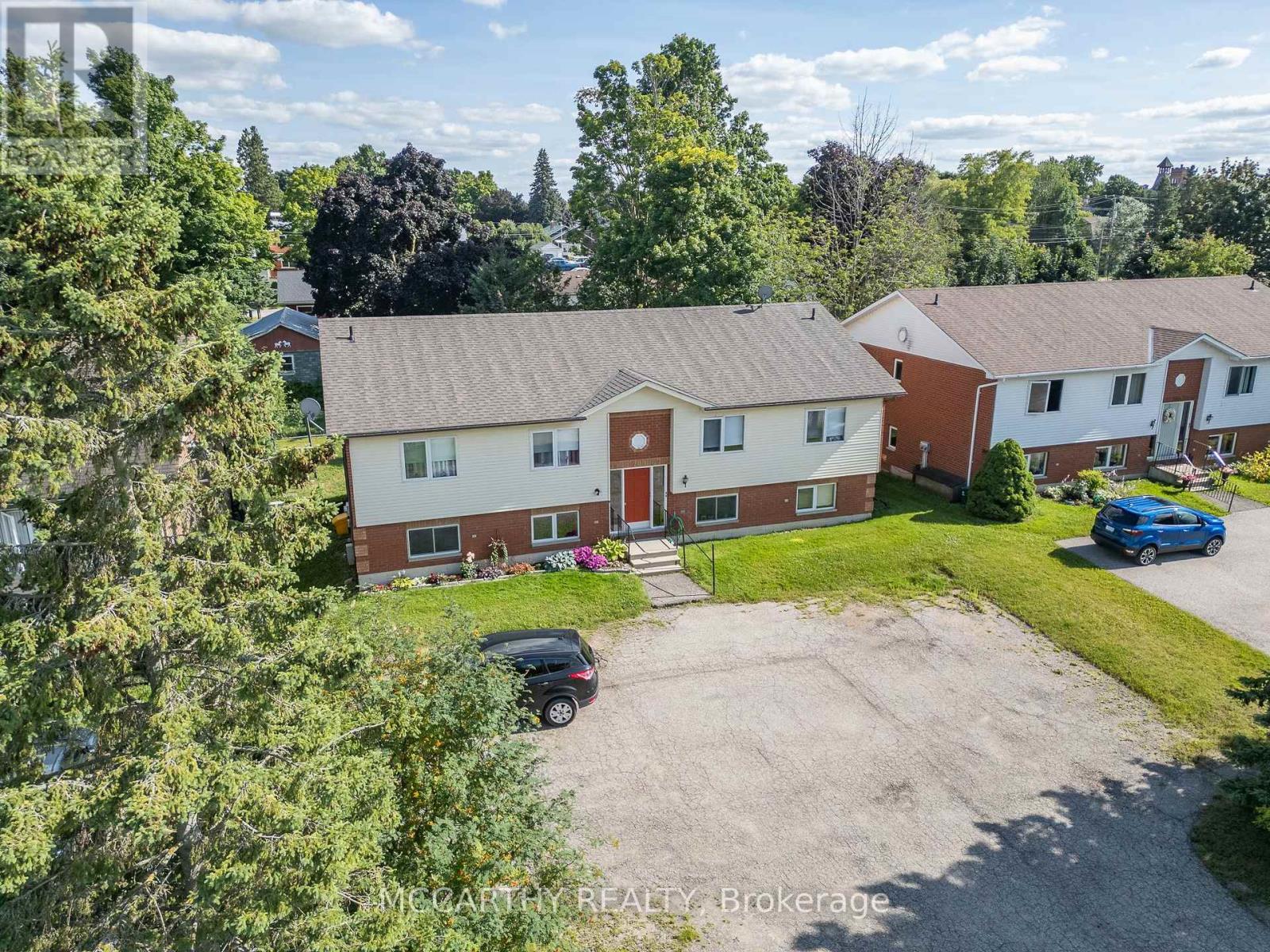 209 Sarah Court, Shelburne, Ontario  L9V 2Z8 - Photo 1 - X12097009