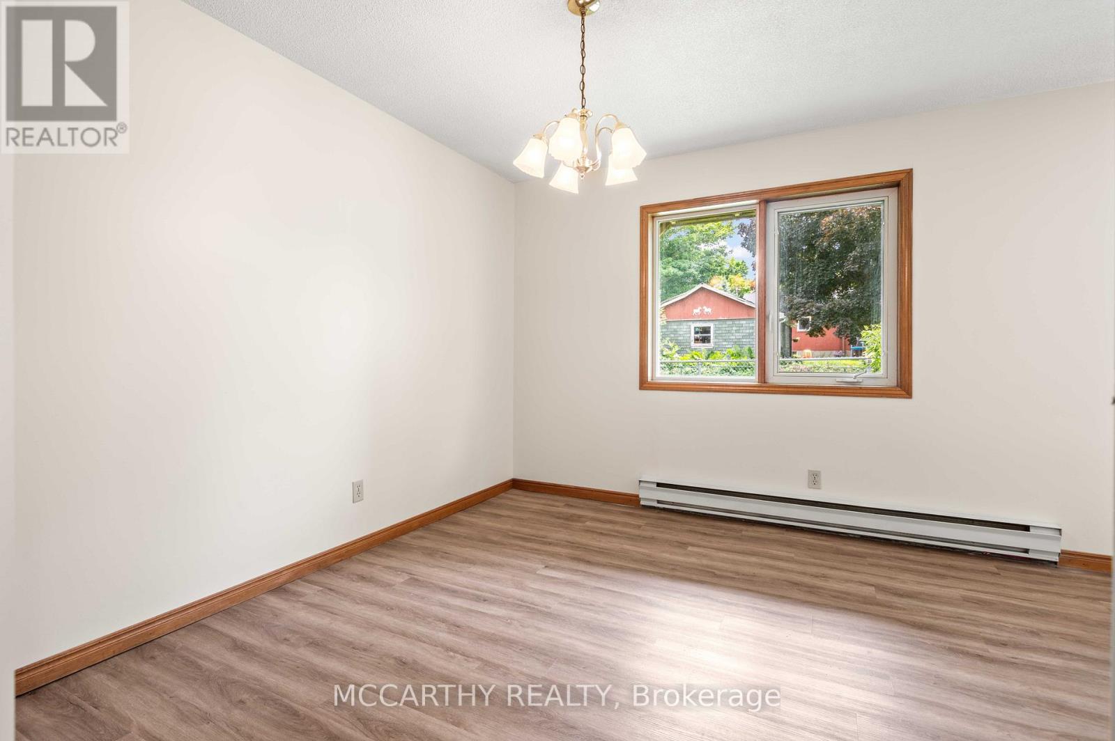 209 Sarah Court, Shelburne, Ontario  L9V 2Z8 - Photo 13 - X12097009