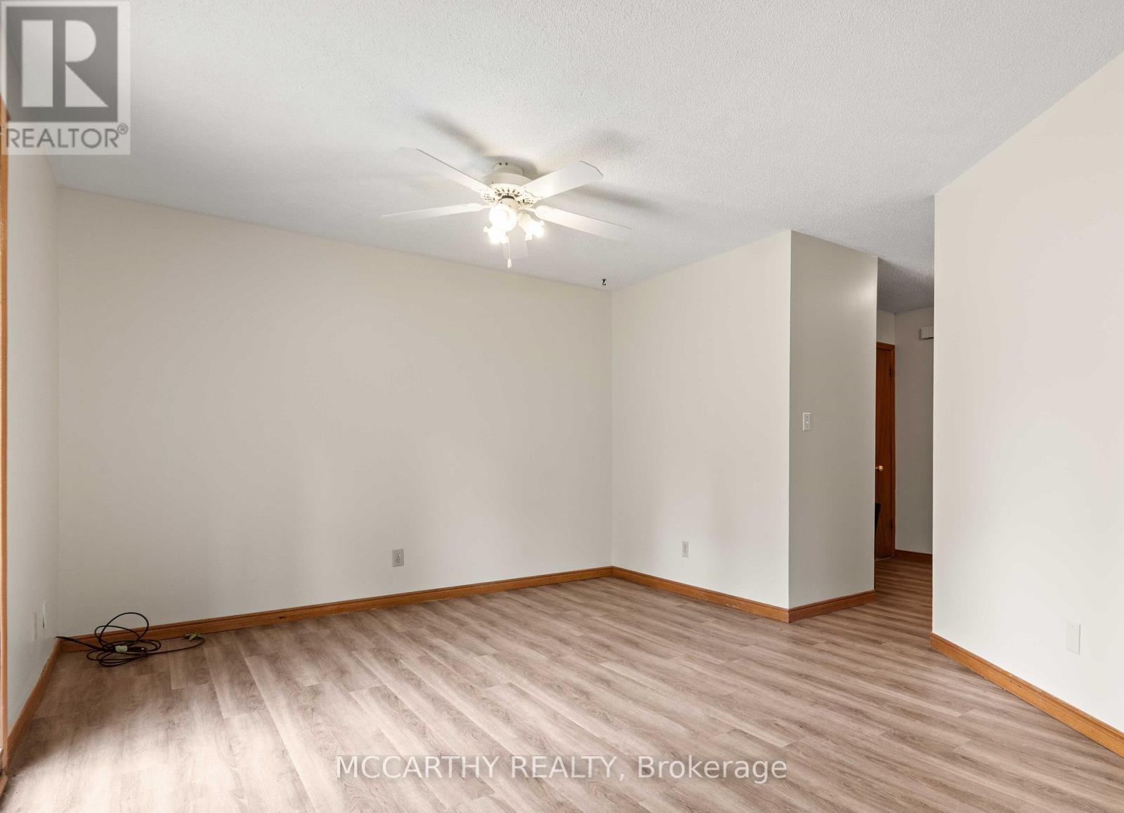 209 Sarah Court, Shelburne, Ontario  L9V 2Z8 - Photo 16 - X12097009