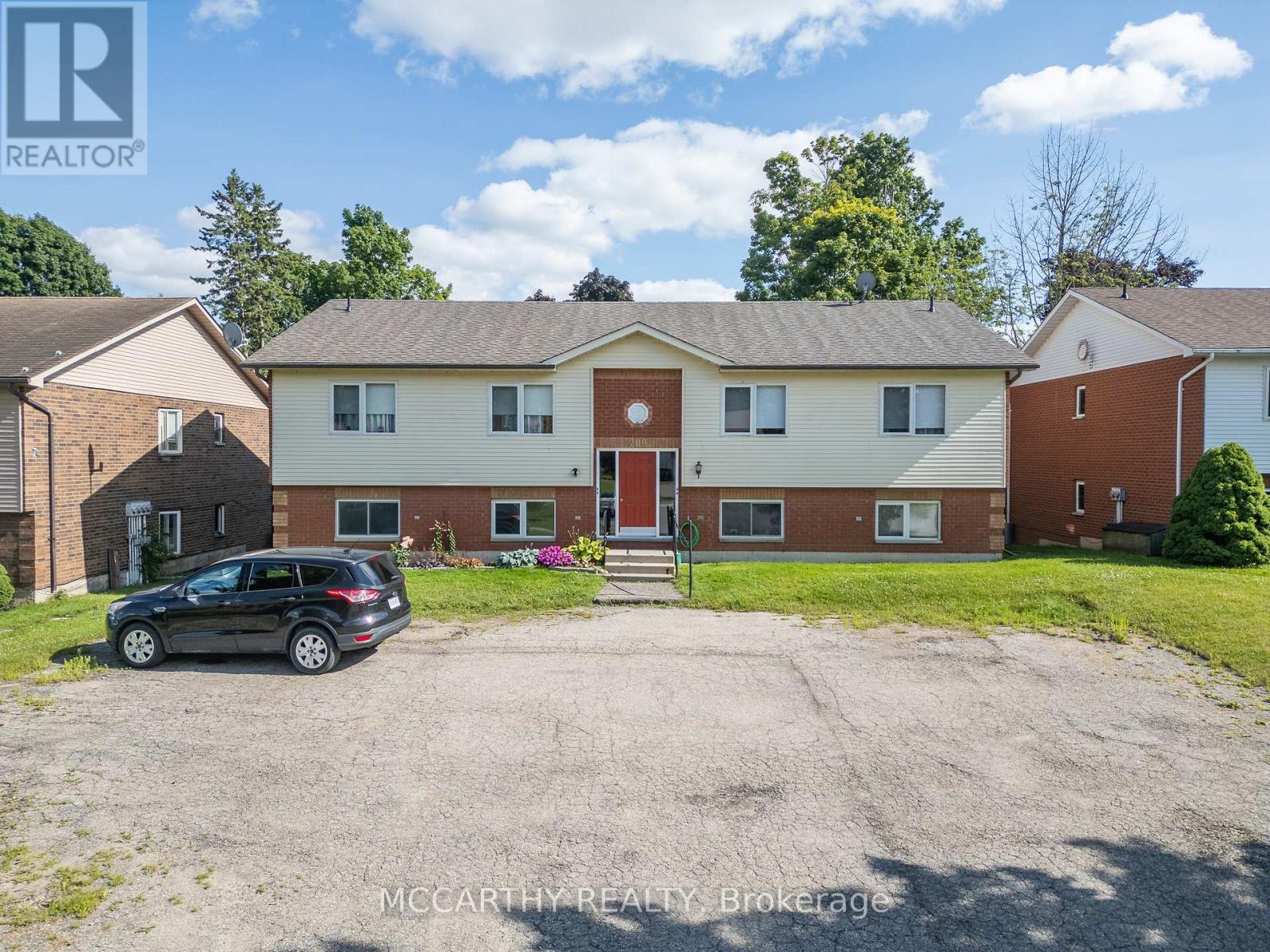 209 Sarah Court, Shelburne, Ontario  L9V 2Z8 - Photo 2 - X12097009