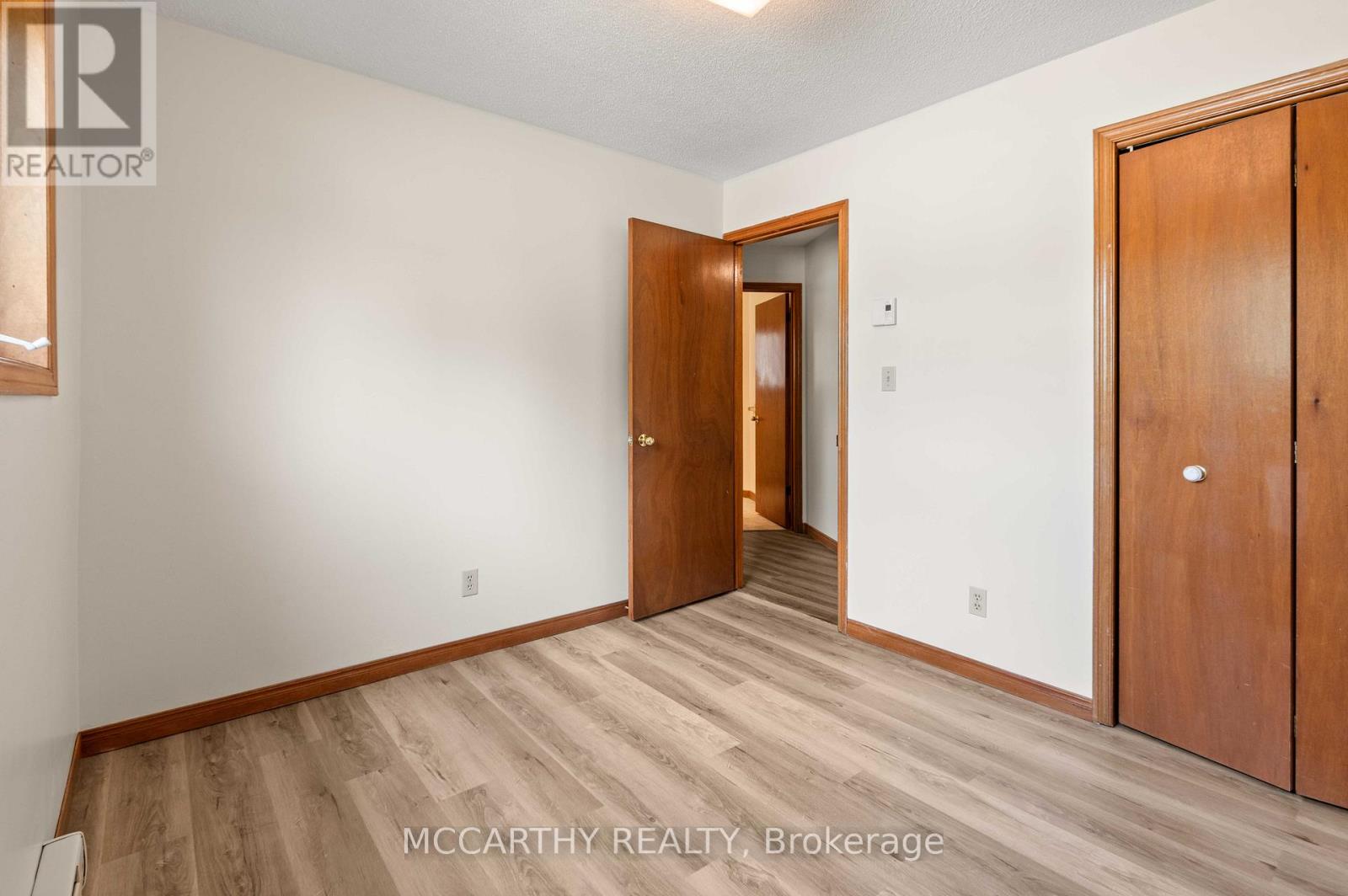 209 Sarah Court, Shelburne, Ontario  L9V 2Z8 - Photo 24 - X12097009