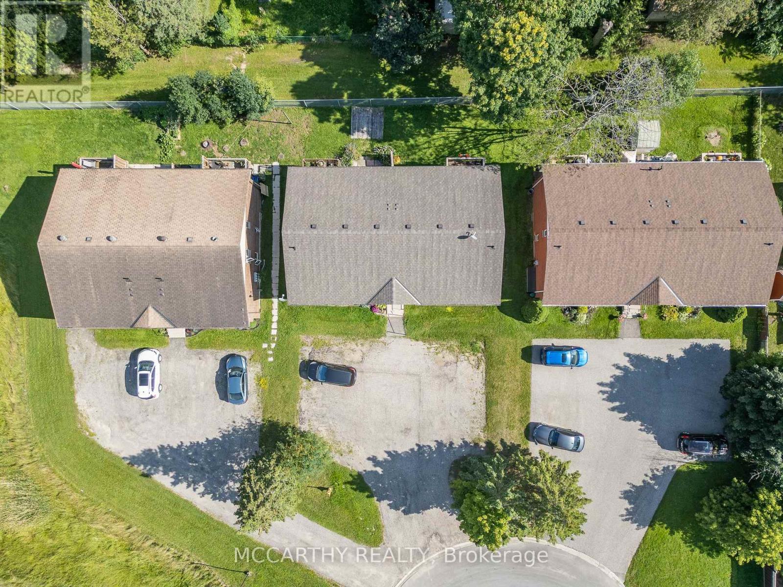 209 Sarah Court, Shelburne, Ontario  L9V 2Z8 - Photo 3 - X12097009