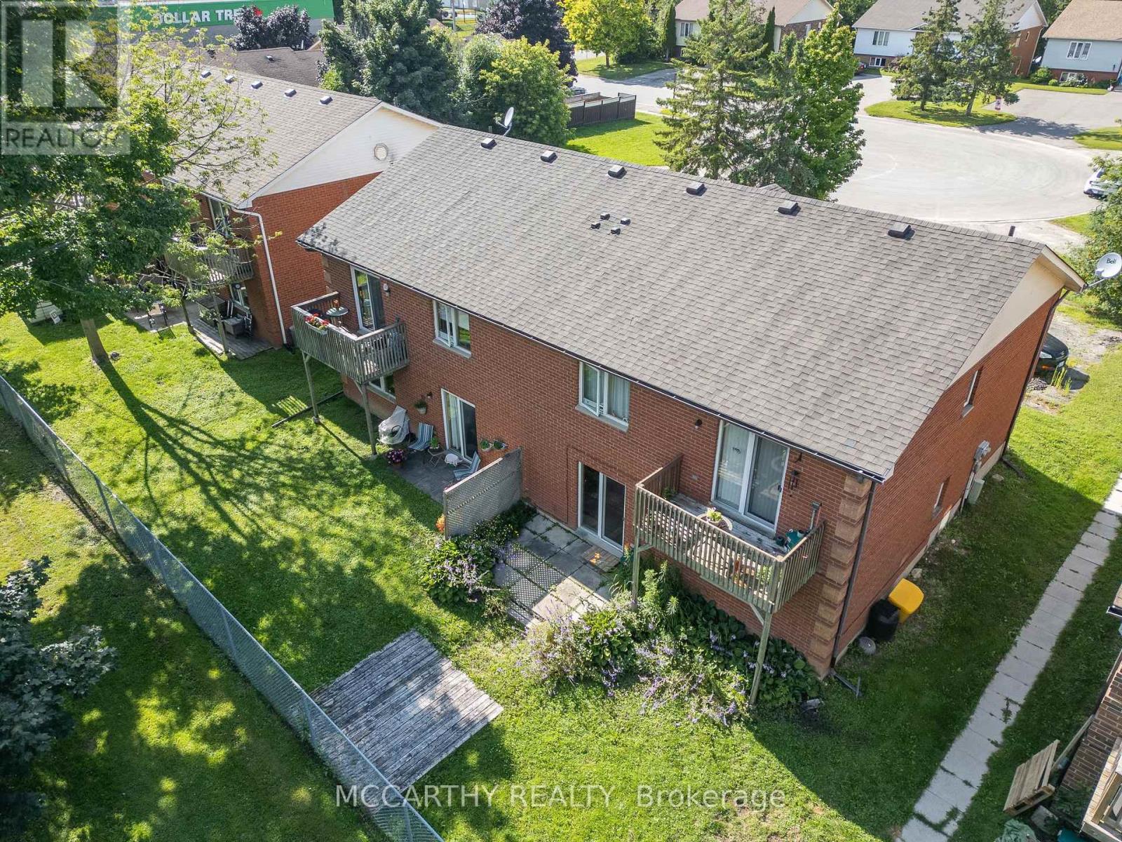 209 Sarah Court, Shelburne, Ontario  L9V 2Z8 - Photo 4 - X12097009