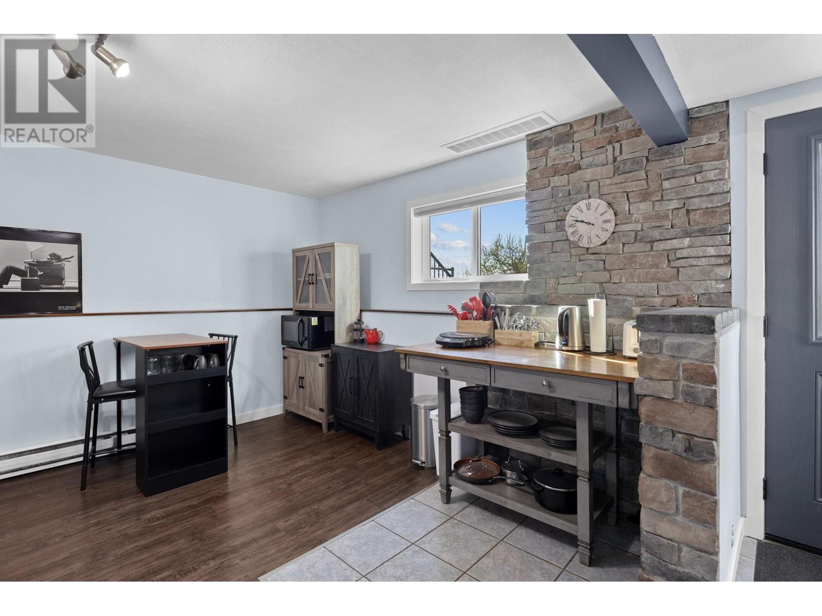 Property at 6025 Farmers Drive image 5