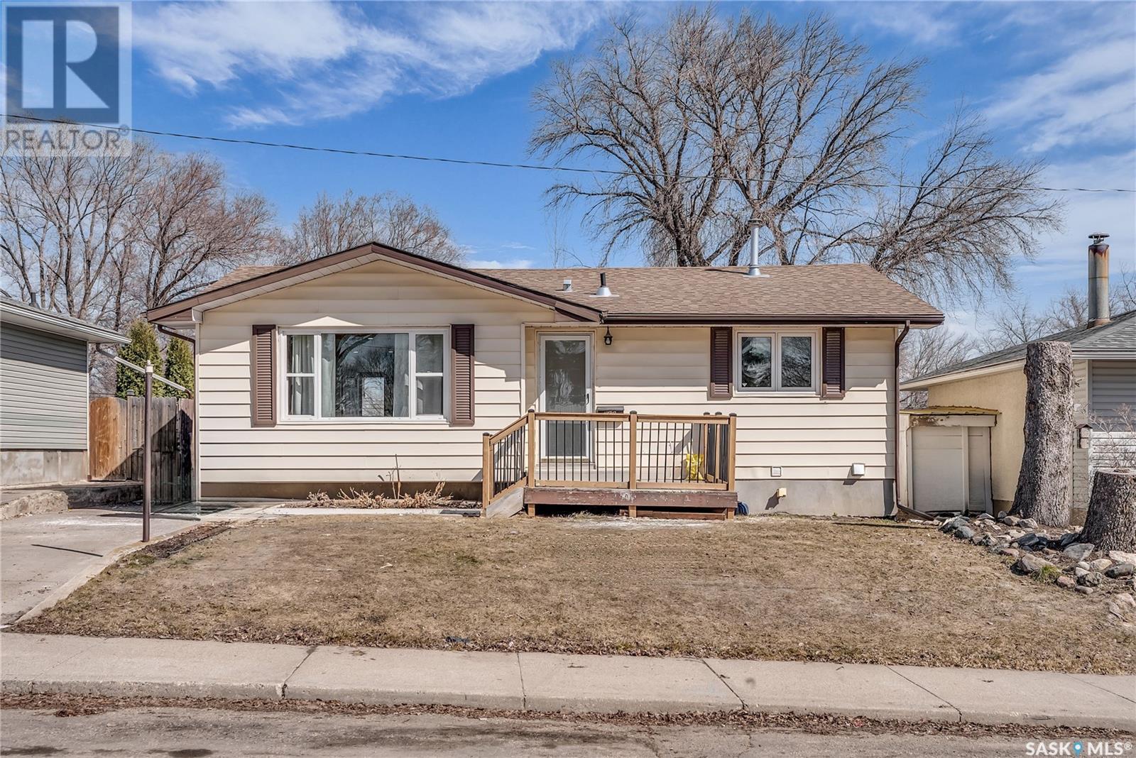 Property at 518 T AVENUE S image 3