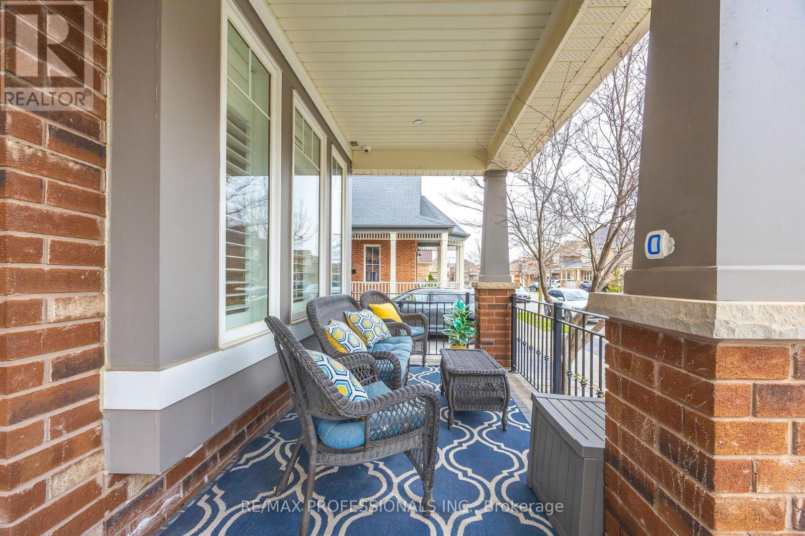 Property at 401 COOMBS COURT image 3