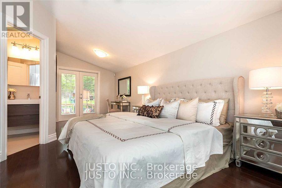 182 South Kingsway, Toronto, Ontario  M6S 3T7 - Photo 8 - W12097116