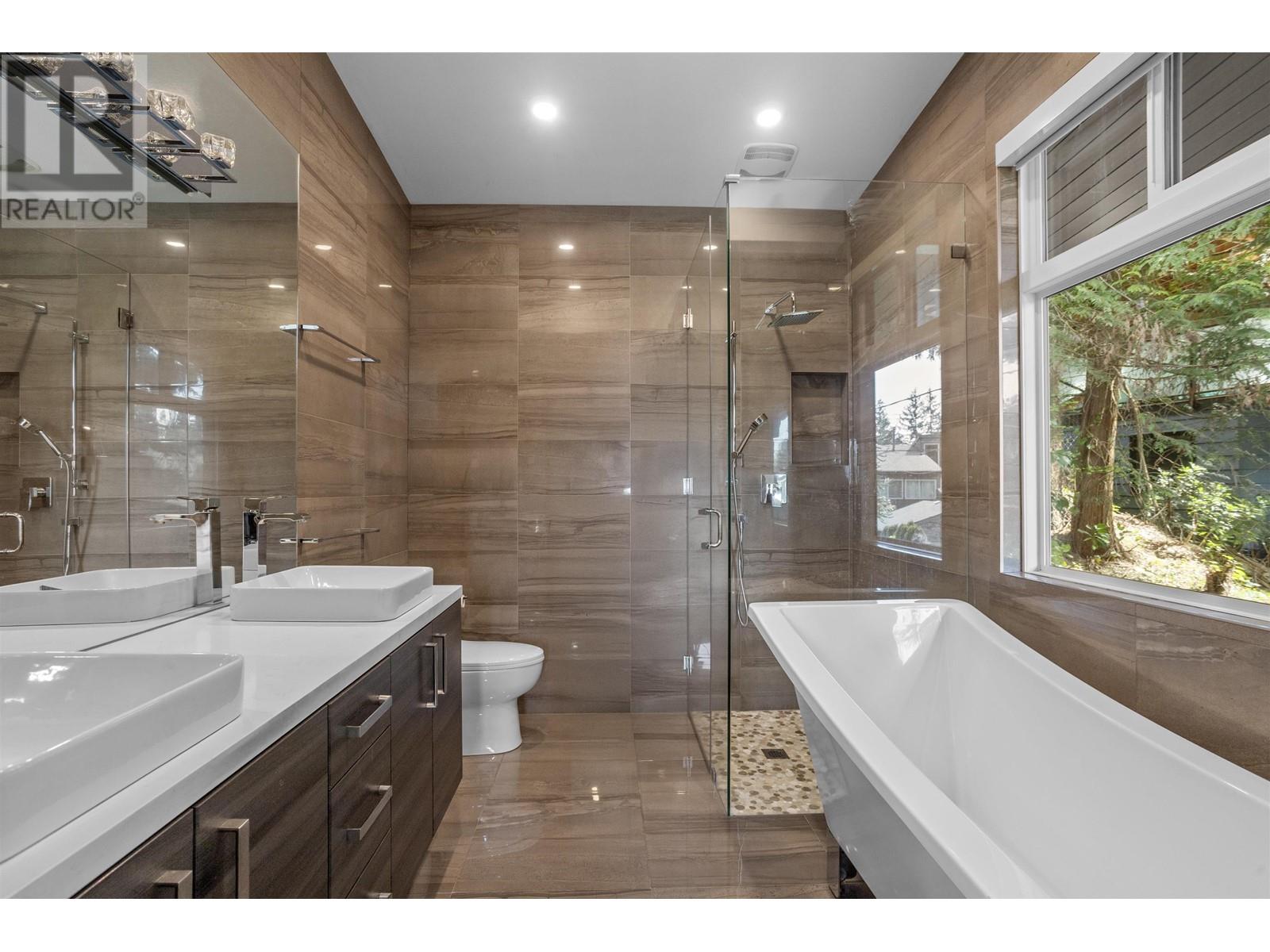 568 Palisade Drive, North Vancouver, British Columbia  V7R 2J1 - Photo 21 - R2992480