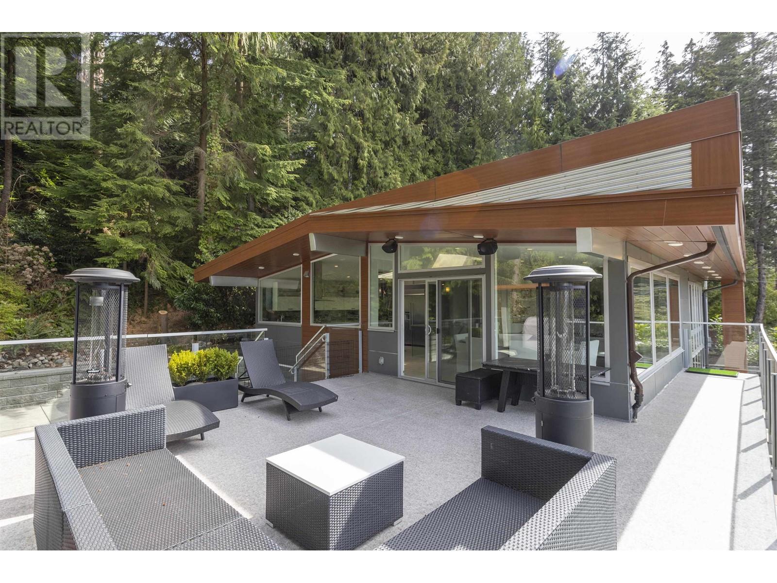 568 Palisade Drive, North Vancouver, British Columbia  V7R 2J1 - Photo 15 - R2992480