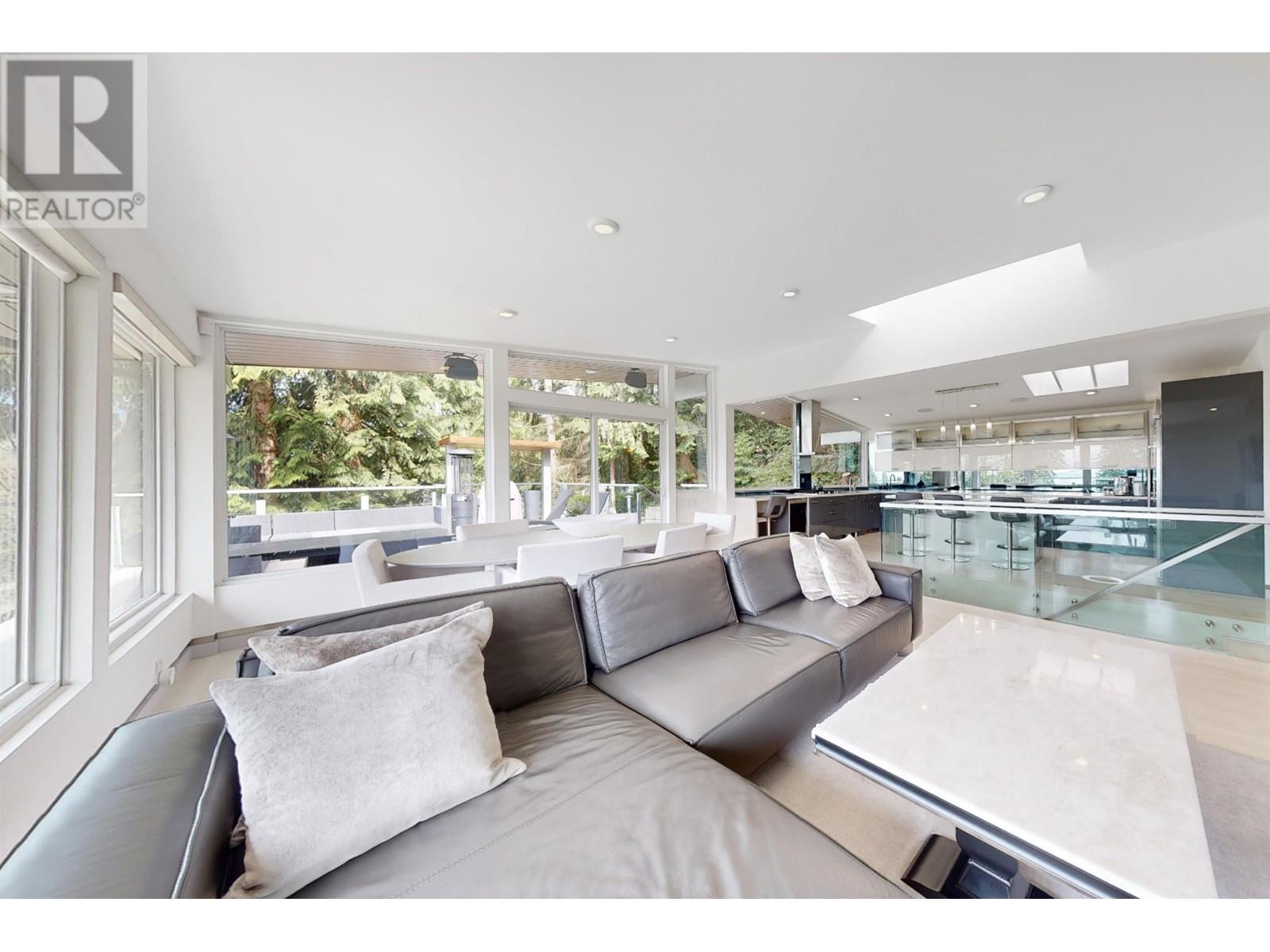 568 Palisade Drive, North Vancouver, British Columbia  V7R 2J1 - Photo 12 - R2992480