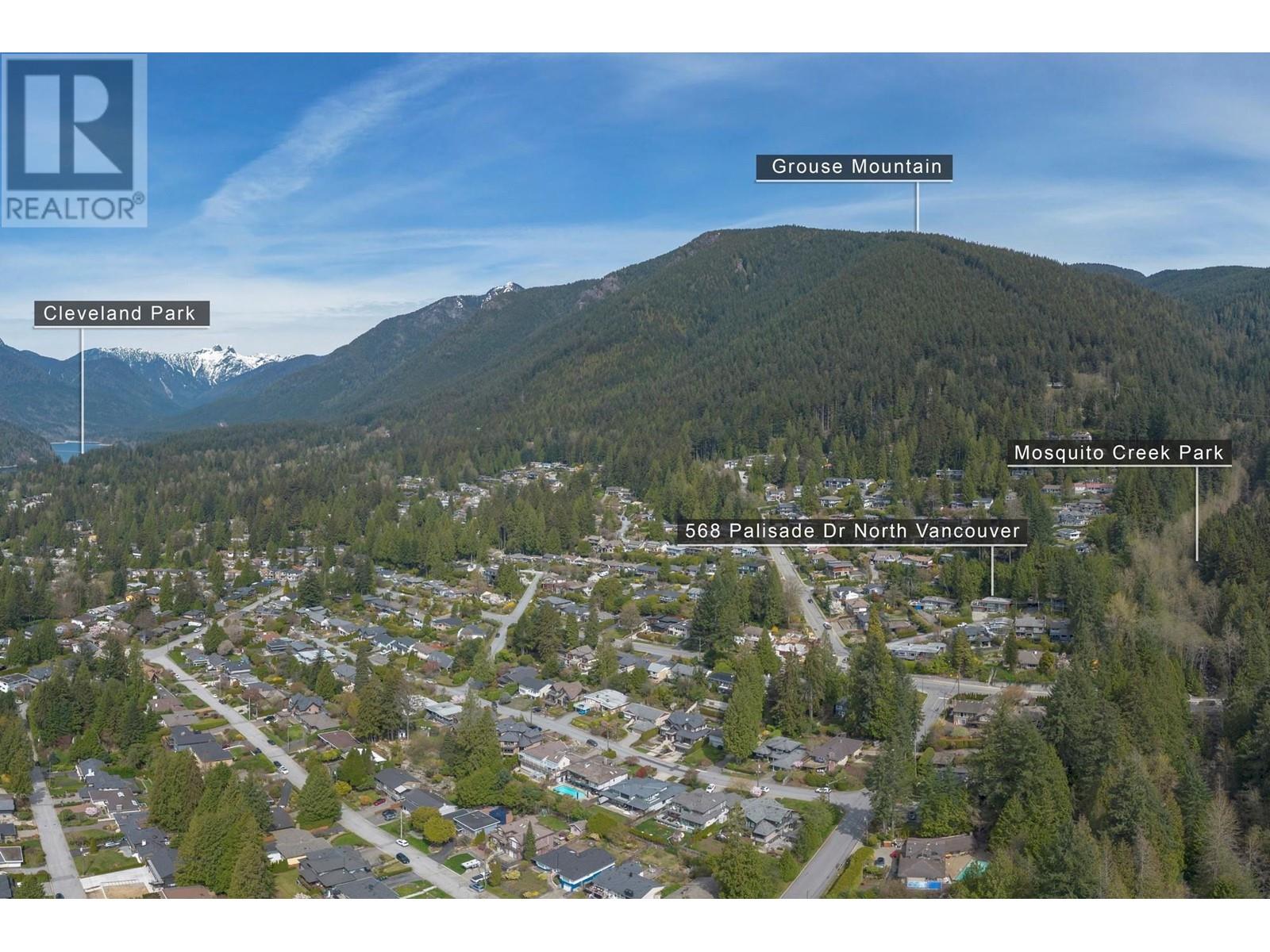 568 Palisade Drive, North Vancouver, British Columbia  V7R 2J1 - Photo 4 - R2992480