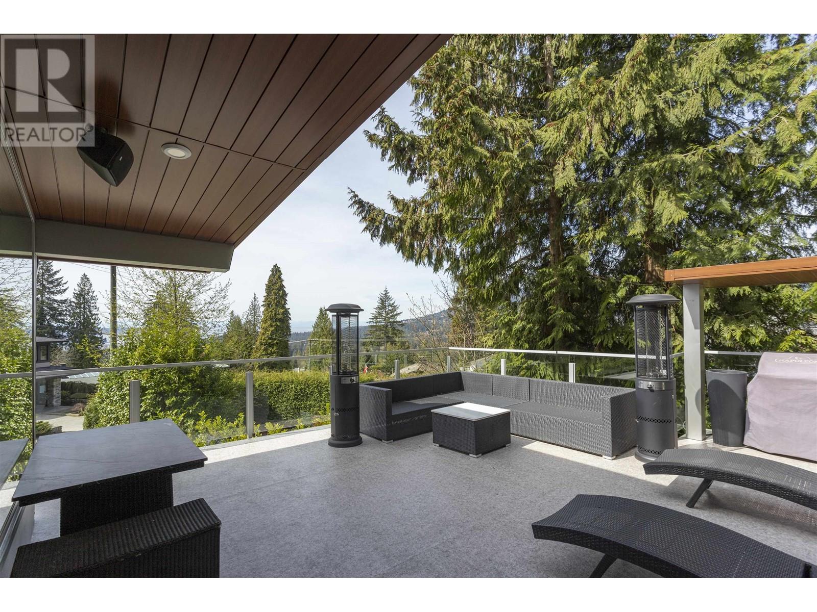 568 Palisade Drive, North Vancouver, British Columbia  V7R 2J1 - Photo 16 - R2992480