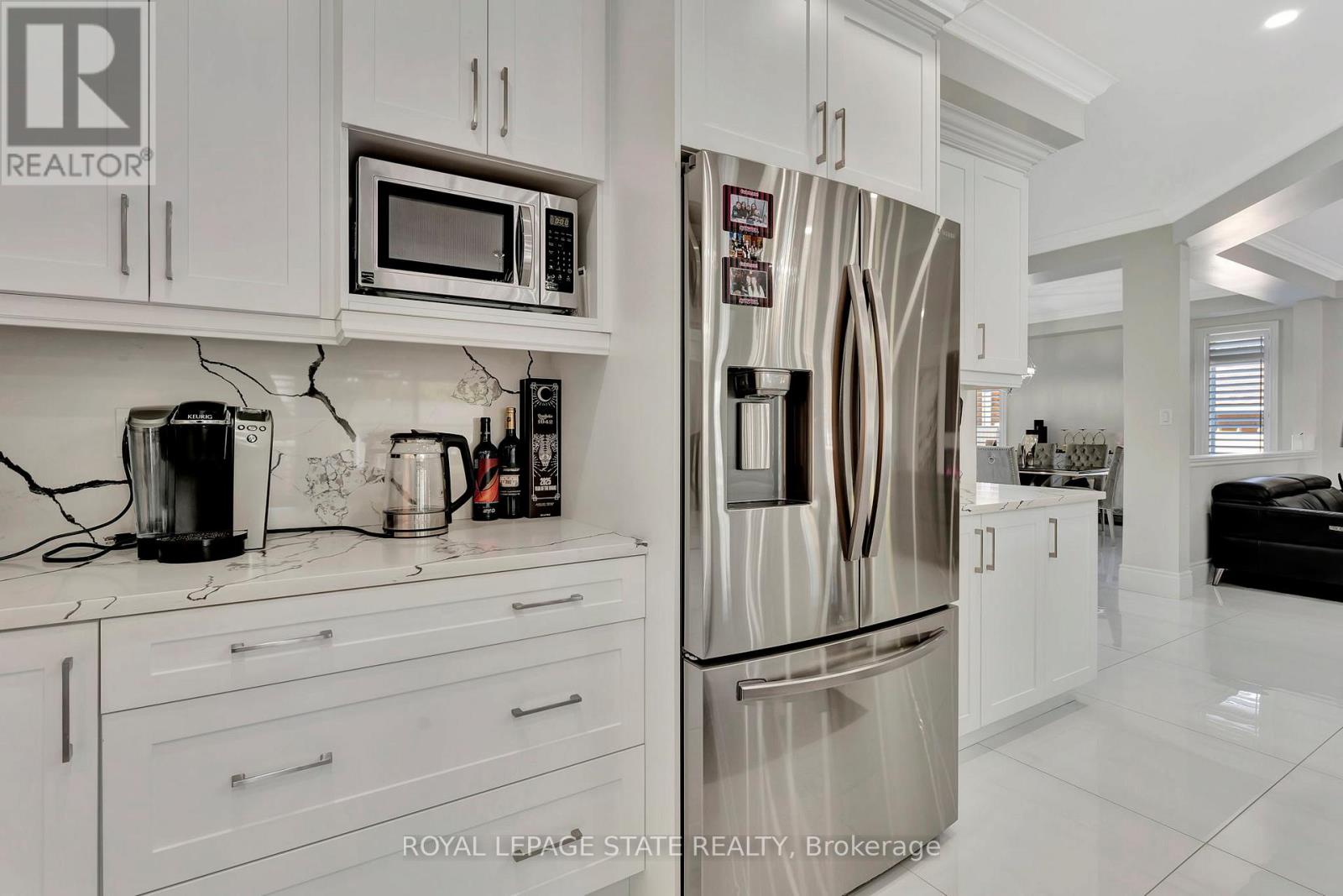 7 Bernini Court, Hamilton, Ontario  L9B 0C7 - Photo 14 - X12097131
