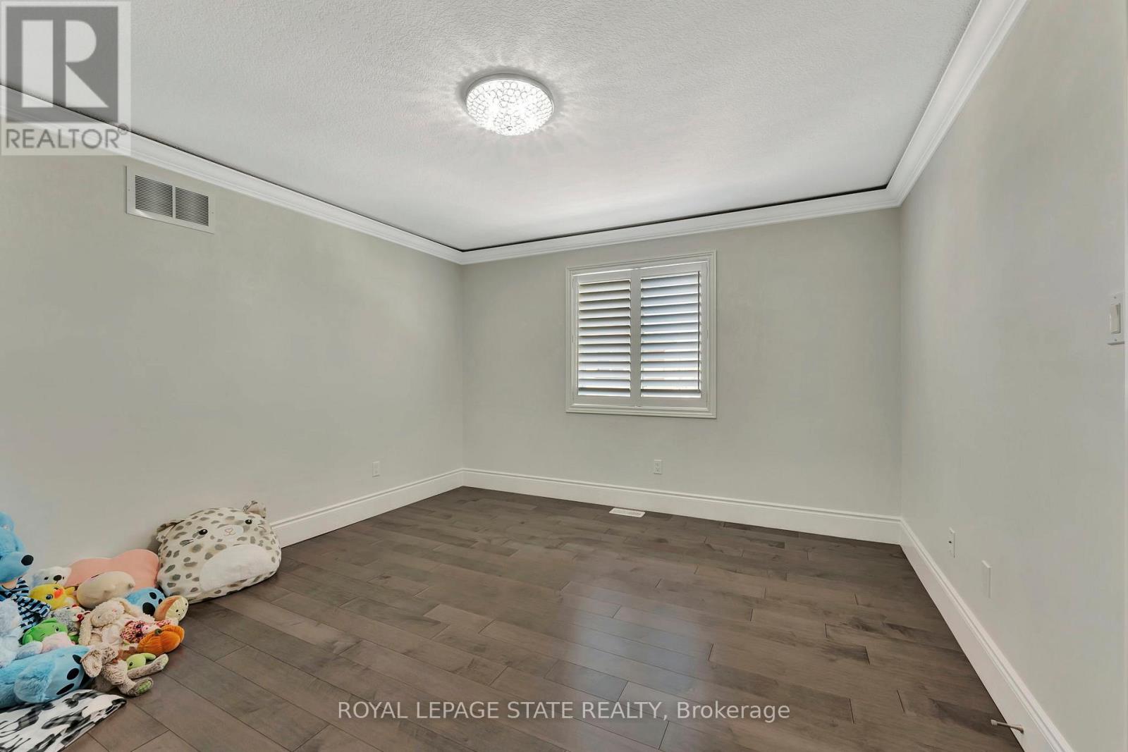 7 Bernini Court, Hamilton, Ontario  L9B 0C7 - Photo 34 - X12097131