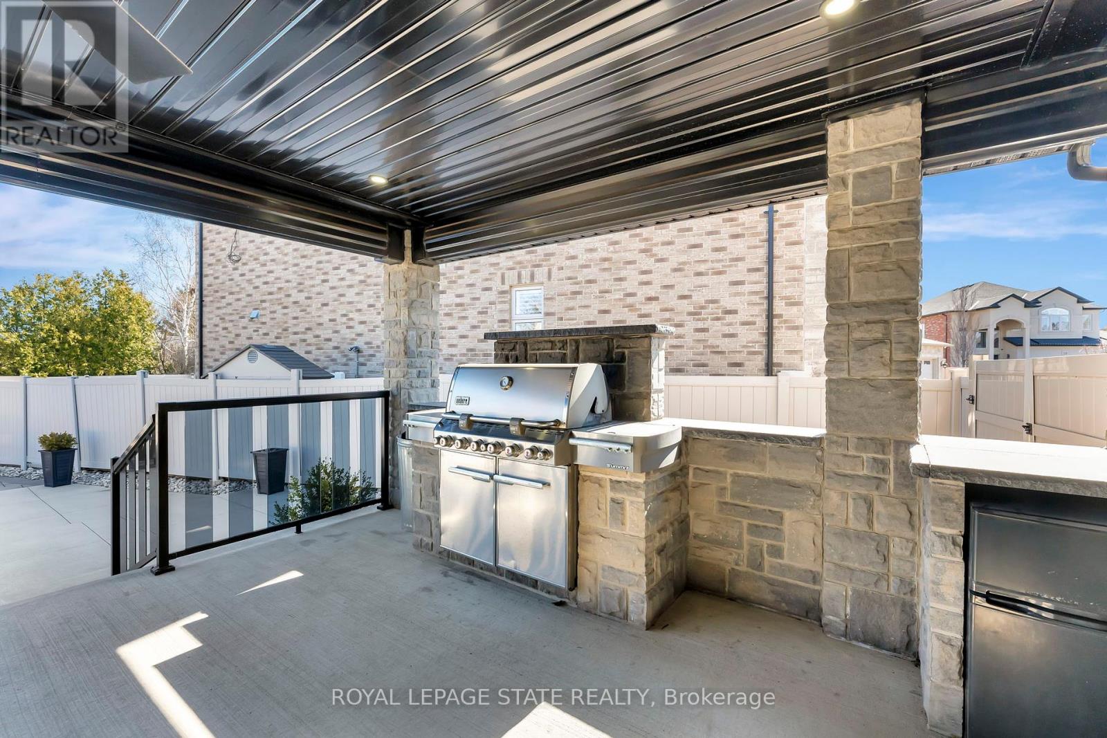 7 Bernini Court, Hamilton, Ontario  L9B 0C7 - Photo 44 - X12097131