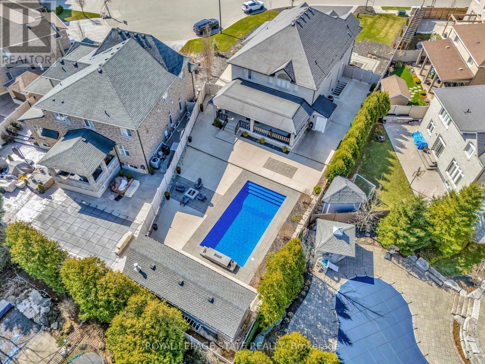 7 Bernini Court, Hamilton, Ontario  L9B 0C7 - Photo 6 - X12097131