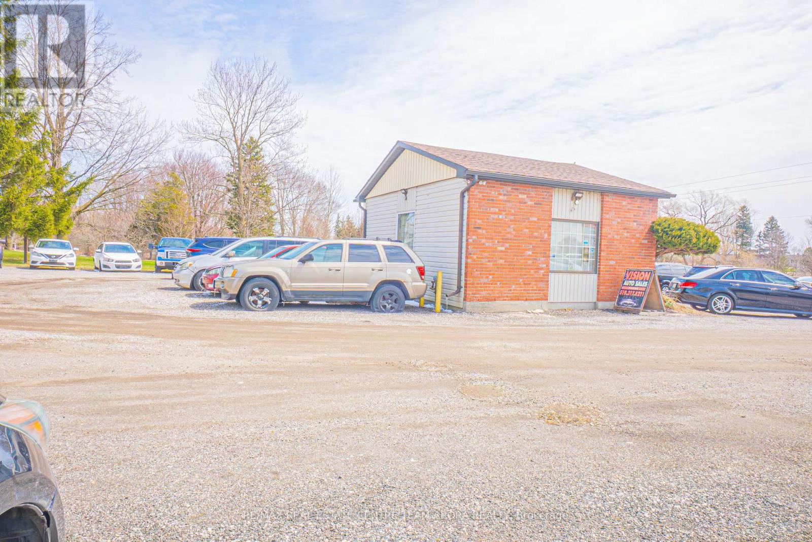 4016 Dundas Street E, Thames Centre, Ontario  N5V 5C6 - Photo 1 - X12097140