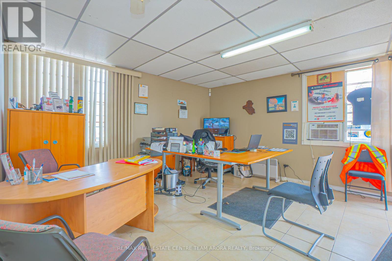 4016 Dundas Street E, Thames Centre, Ontario  N5V 5C6 - Photo 5 - X12097140