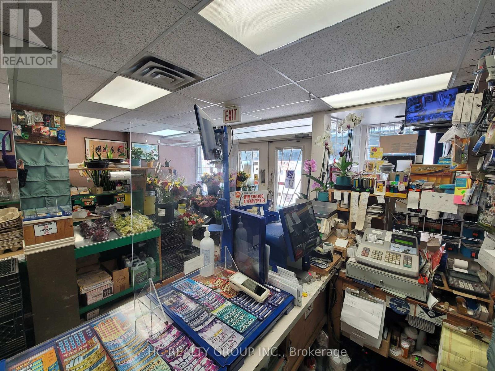1054 Coxwell Avenue, Toronto, Ontario  M4C 3G5 - Photo 3 - E12092963