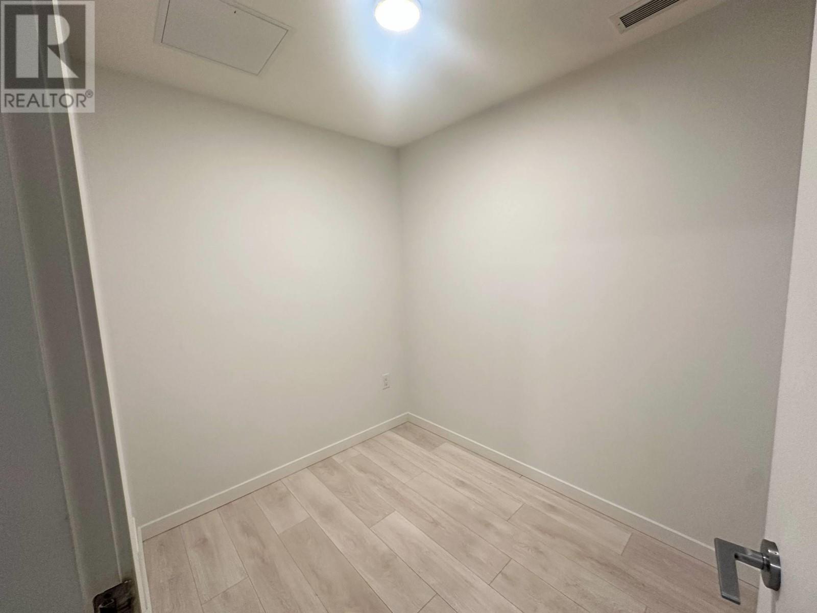 207 691 North Road, Coquitlam, British Columbia  V3J 0H9 - Photo 11 - R2992590