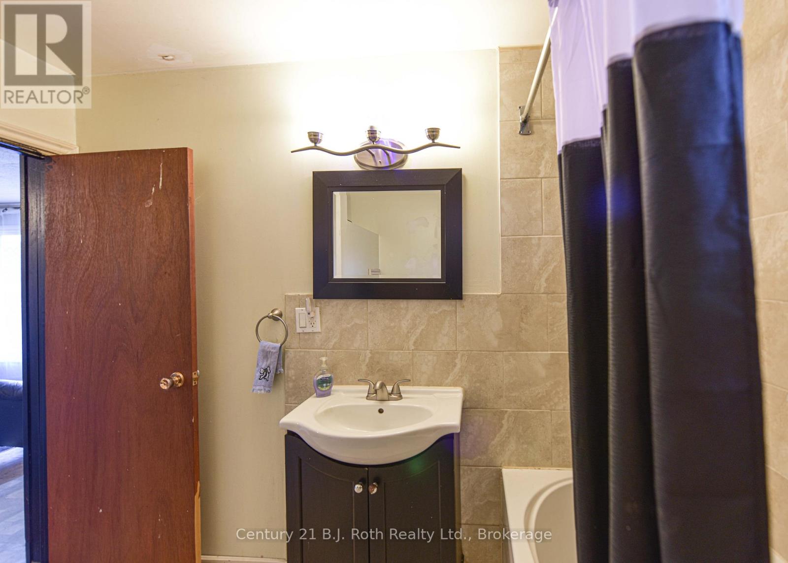 2804 Cumberland Road, Severn, Ontario  L0K 1G0 - Photo 9 - S12086169