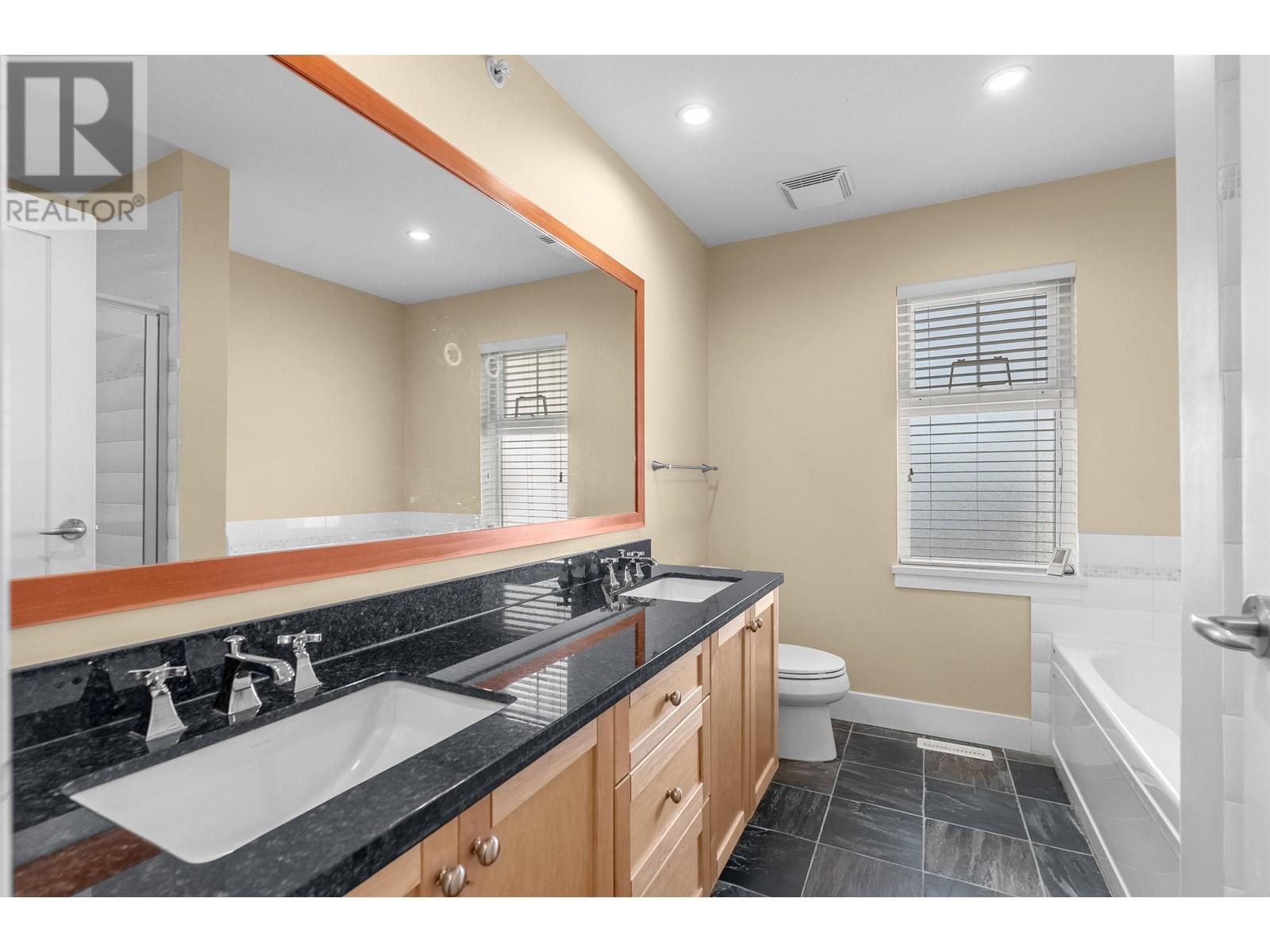225 Salter Street, New Westminster, British Columbia  V3M 0E8 - Photo 12 - R2992745