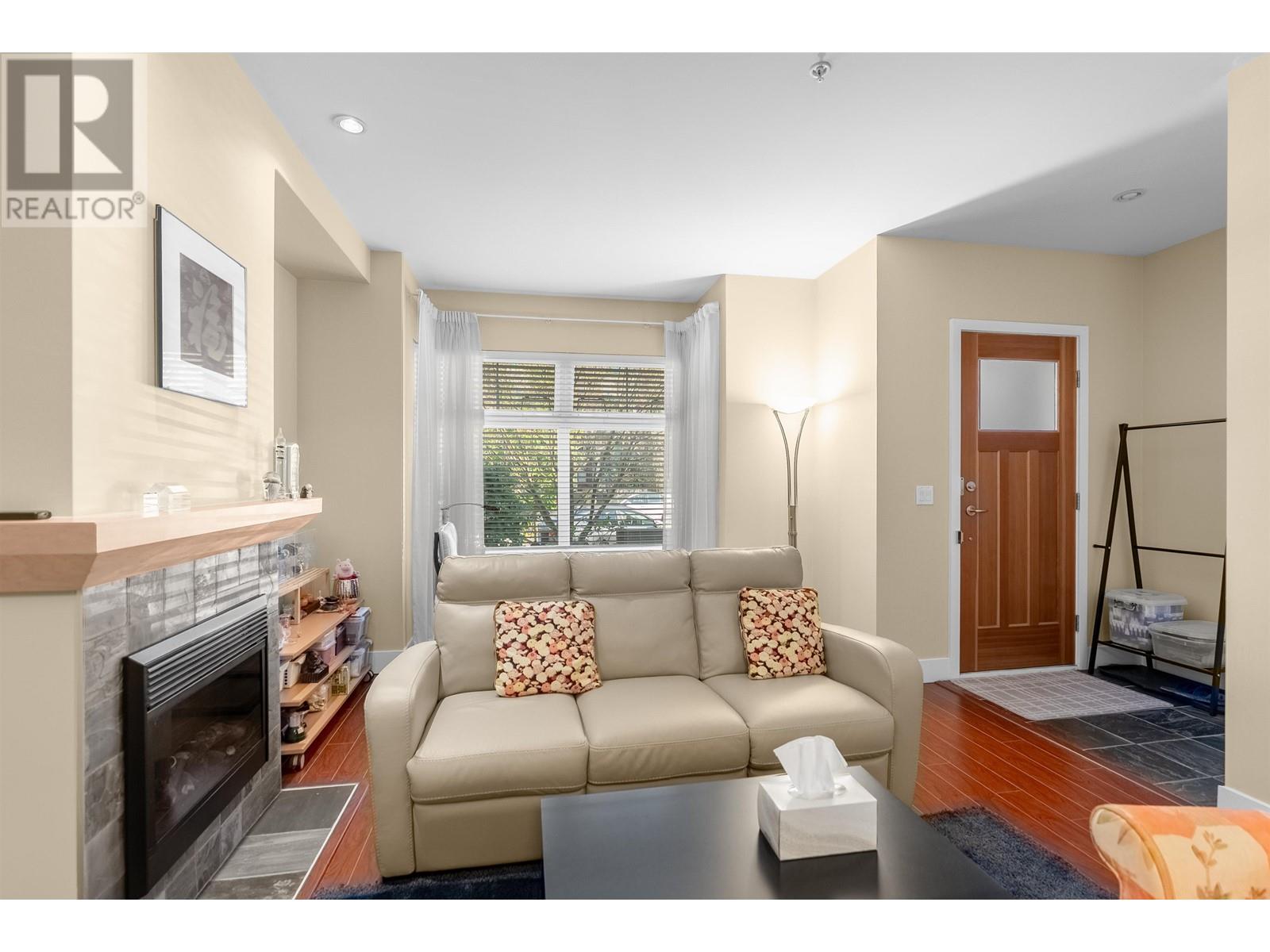225 Salter Street, New Westminster, British Columbia  V3M 0E8 - Photo 4 - R2992745