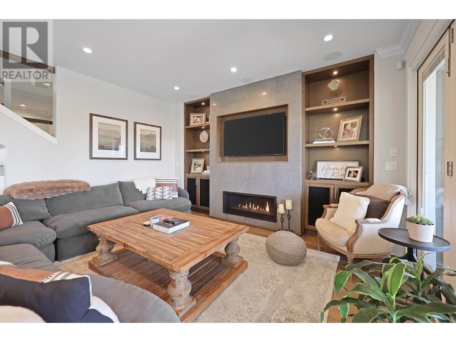 457 E 12th Street, North Vancouver, British Columbia  V7L 2K3 - Photo 12 - R2992748