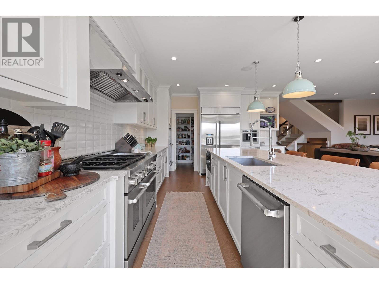 457 E 12th Street, North Vancouver, British Columbia  V7L 2K3 - Photo 9 - R2992748
