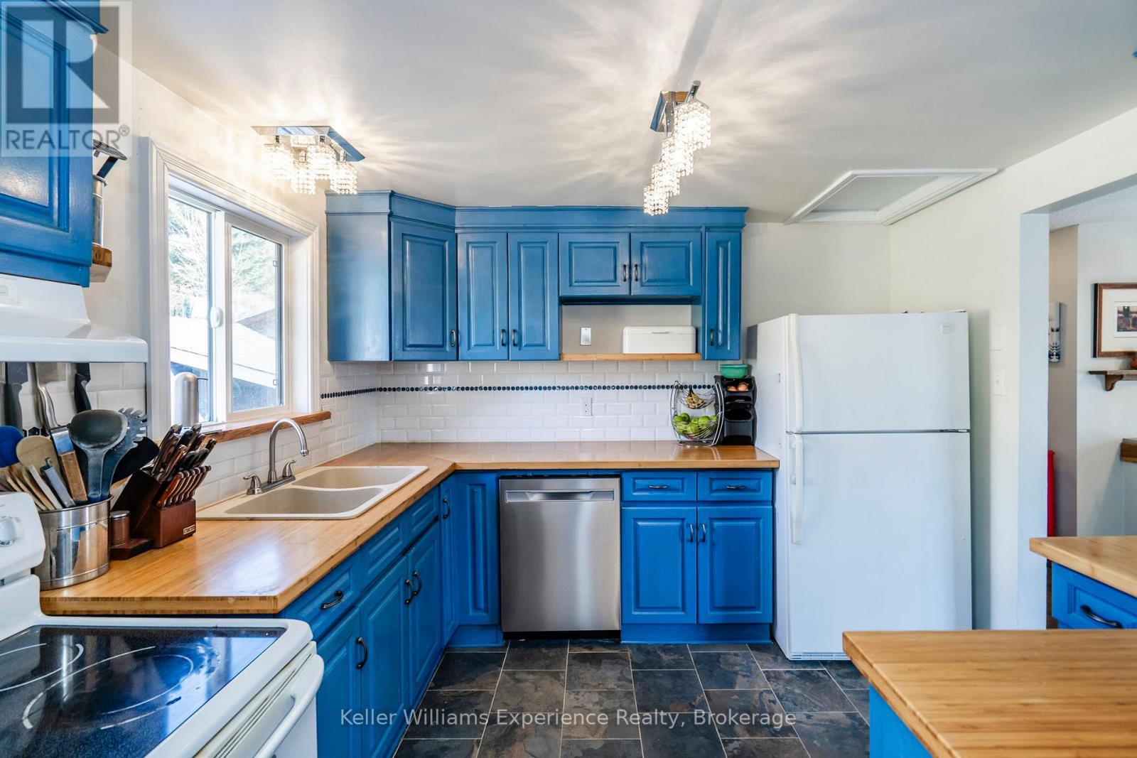 Property at 268 GALLOWAY BOULEVARD image 3