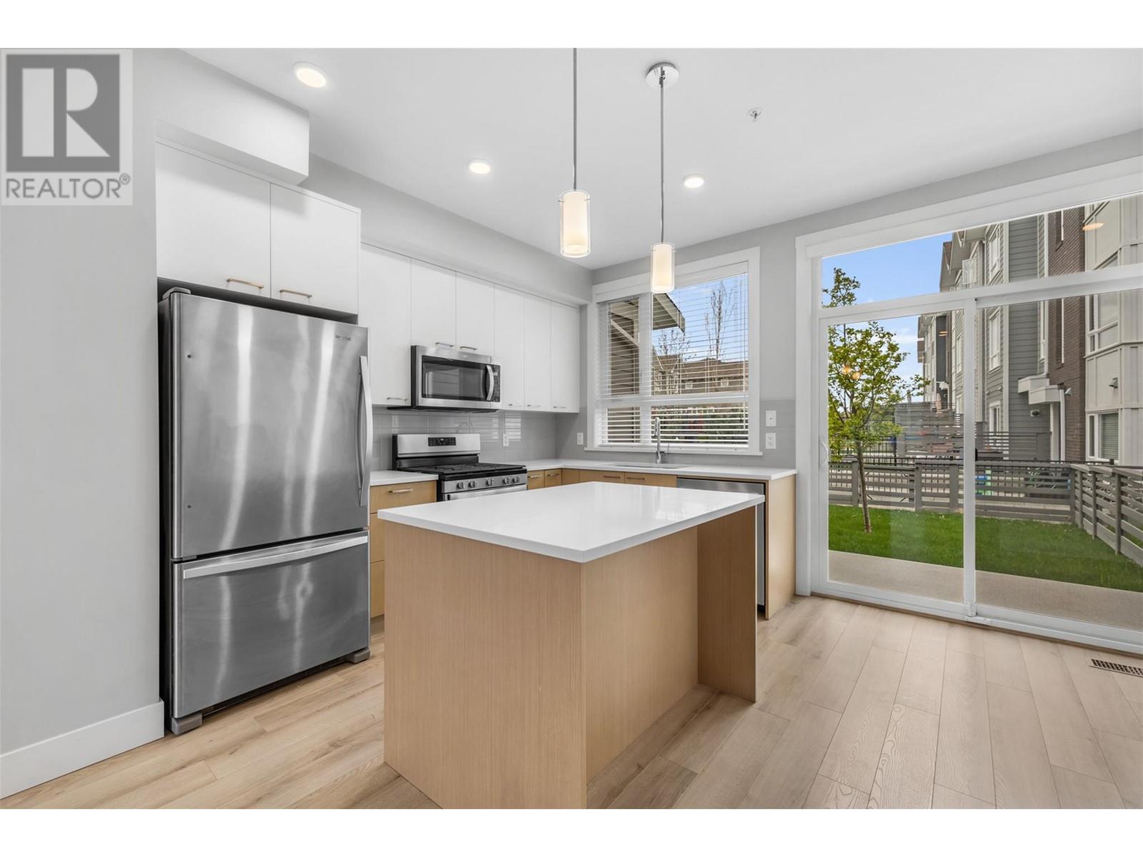 Property at 13098 Shoreline Way Unit# 25 image 5
