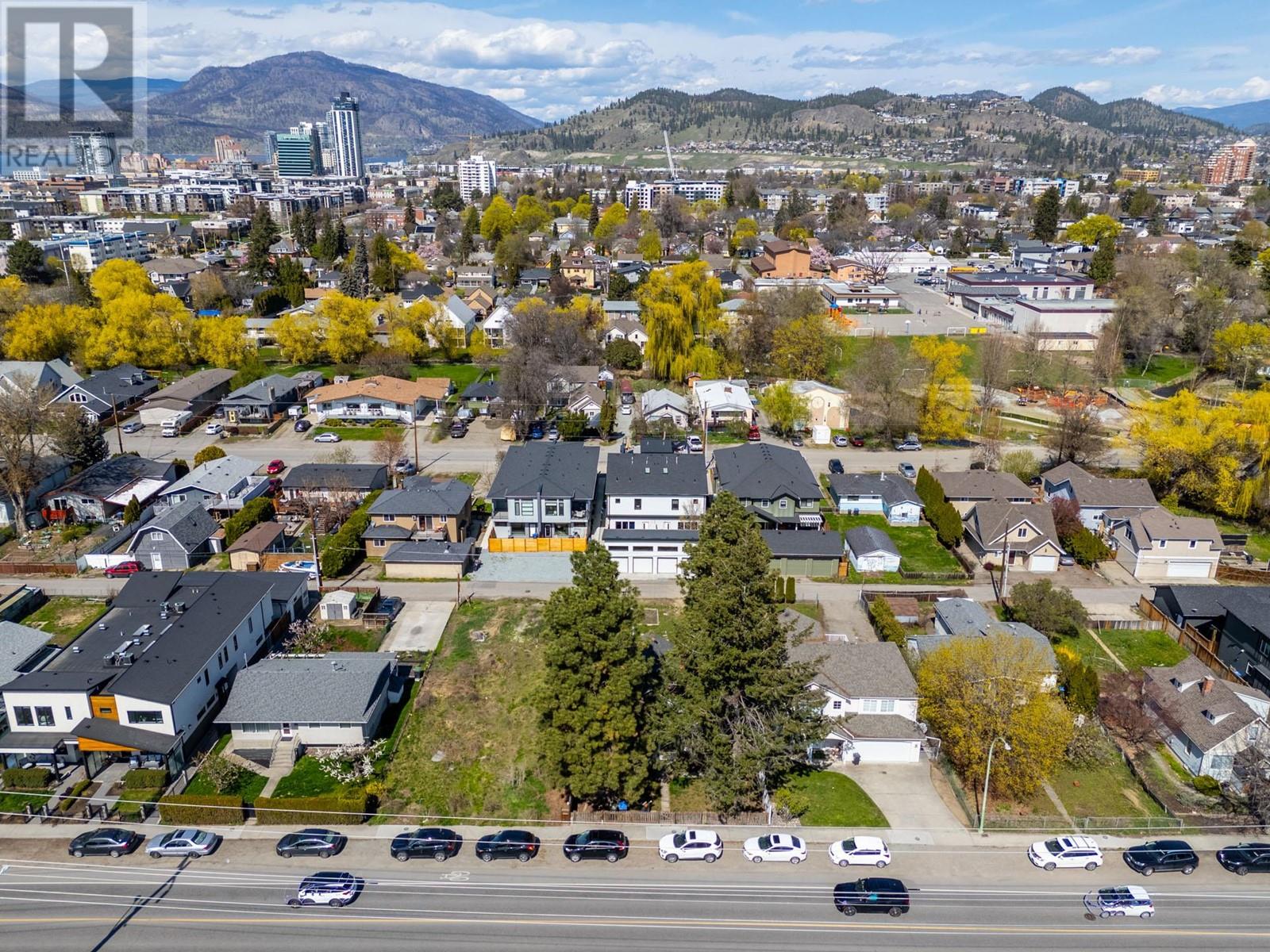 Property at 790 Cadder Avenue image 3