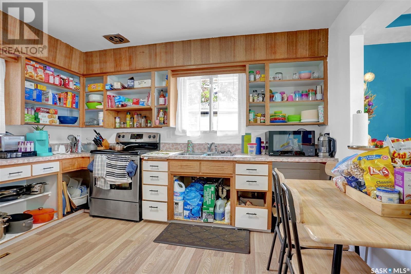 Property at 1220 Dewdney AVENUE E image 4