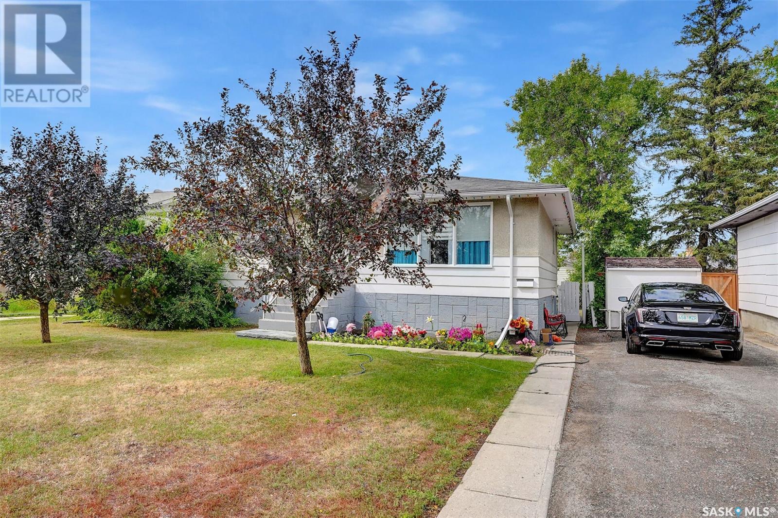 Property at 1220 Dewdney AVENUE E image 3
