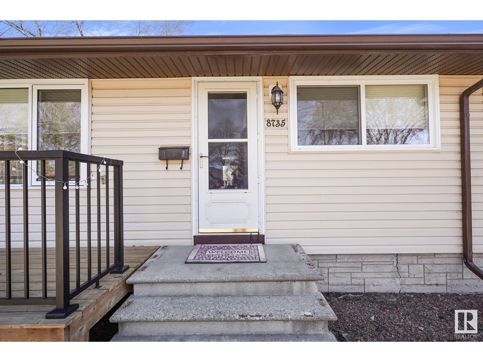 Property at 8735 93 AV NW image 3