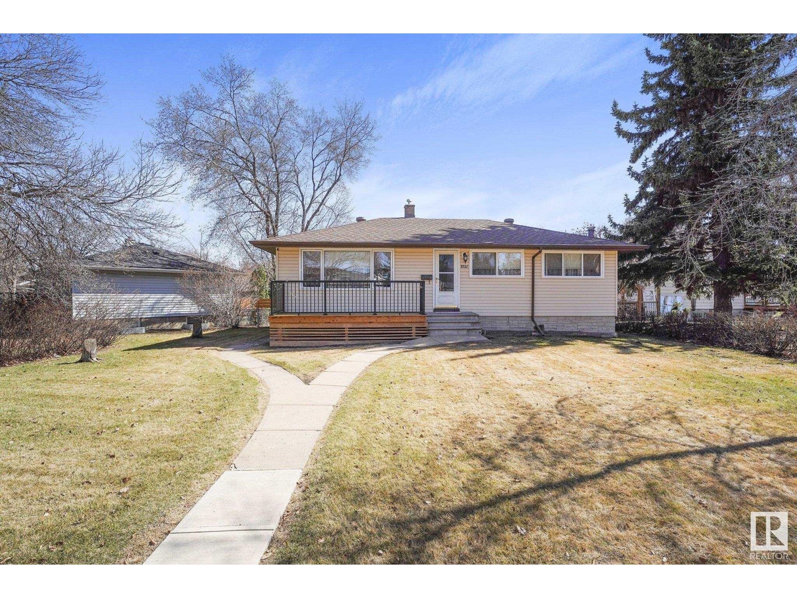 Property at 8735 93 AV NW image 2